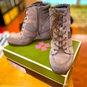 Gentry used, in good condition